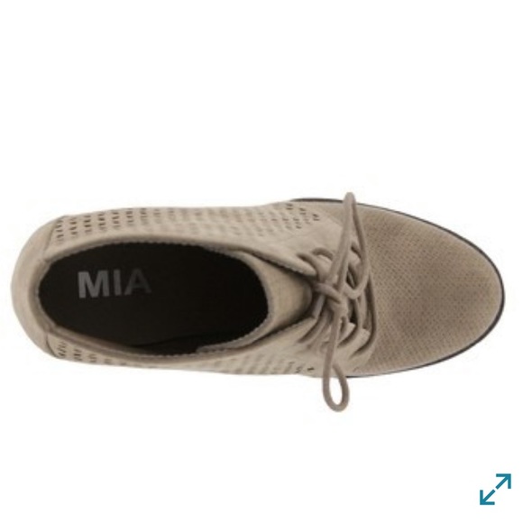MIA taupe Lace Up Bootie NWT - Picture 4 of 8
